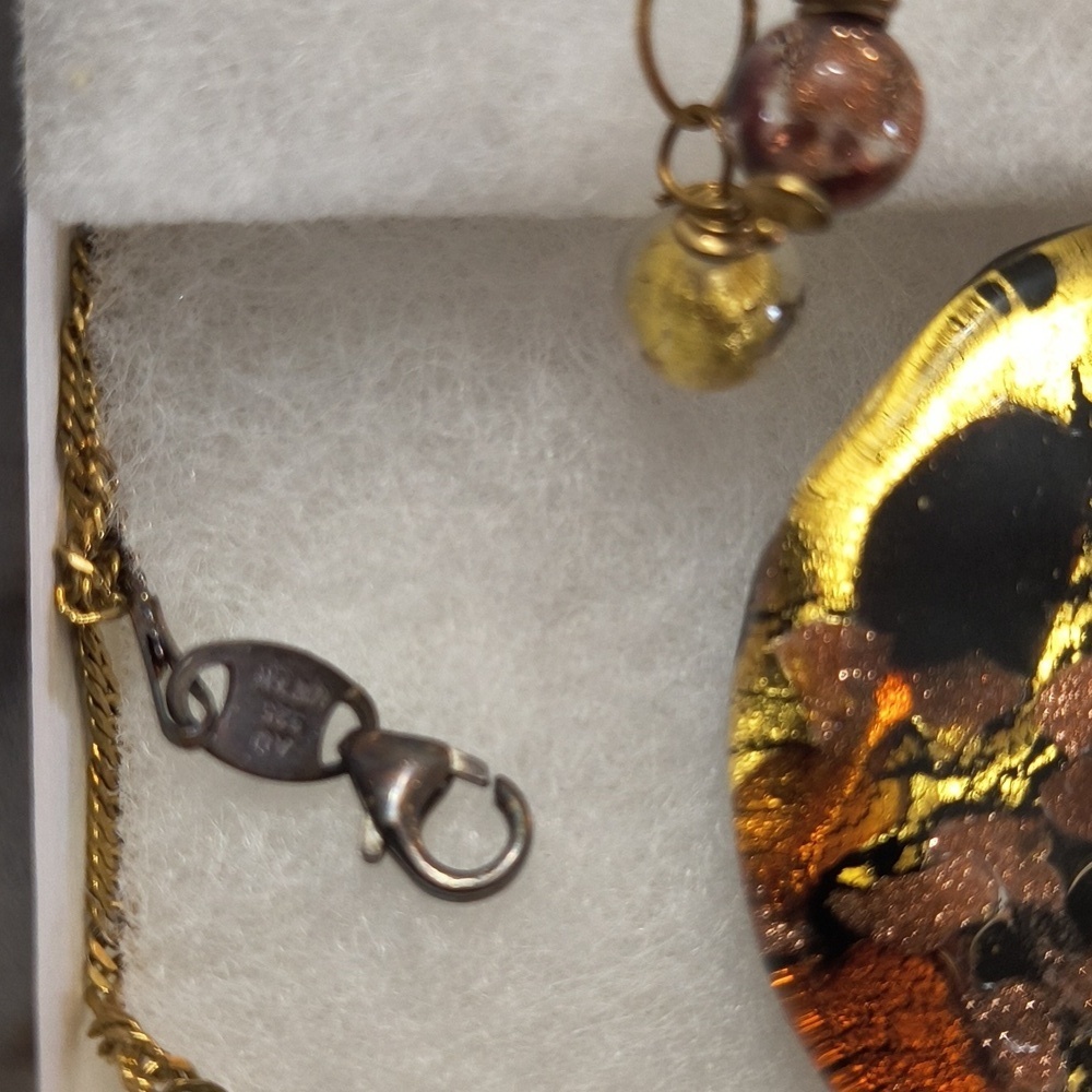 Vintage Murano Glass Elegant Gold and Black Pendant Necklace Y2K Grandmacore - Picture 3 of 10